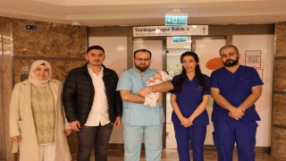 Yeni doğan bebek 79 günde 4 ağır ameliyat geçirerek hayata tutundu