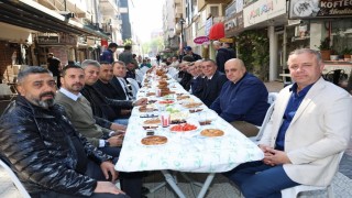 Yenilenen Sevgi Yolu esnafından Başkan Şimşeke kahvaltılı teşekkür