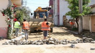 Yenipazarda üstyapı atağı: Parke taşları yenileniyor