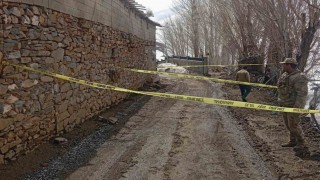 Yıkılma tehlikesi bulunan ahır güvenlik çemberine alındı