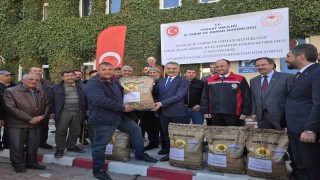 Yozgatta 676 paket yerli ve milli ayçiçeği tohumu dağıtıldı