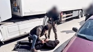 Yüksekovada zehir tacirlerine ağır darbe: 211 kilogram uyuşturucu ele geçirildi