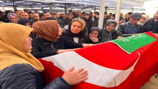 11 yaşındaki Alminanın son yolculuğunda annenin ağıtları yürek yaktı