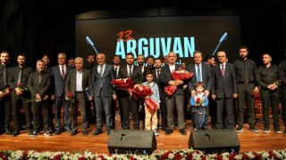13. Arguvan Türkü Günleri konseri büyük ilgi gördü