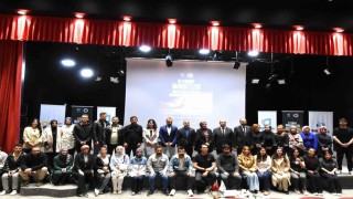 15 Temmuz Manşetleri Gazetecilik Atölyesi Atatürk Üniversitesinde başladı