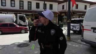 15 yıldır evinde polis üniformasıyla gezen Mertin polis olma hayali gerçek oldu