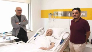 18 yıldır nakil kalbiyle yaşıyor: Üç bypasslı hastaya riskli pil operasyonu