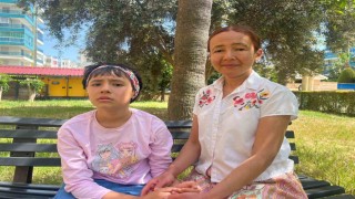 2,5 yaşında konuşmayı bırakan 10 yaşındaki kızı için yardım bekliyor