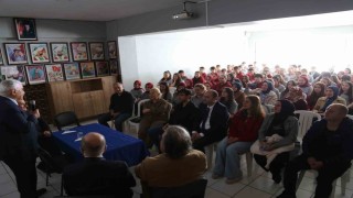 37 yıl sonra açtığı okulda öğrencilerle buluştu