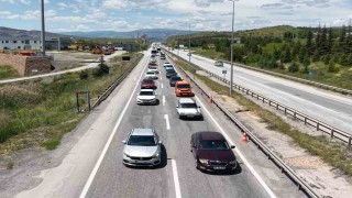 43 ilin geçiş noktasında trafik hareketliliği devam ediyor: Validen sürücülere emniyet kemeri ve hız uyarısı
