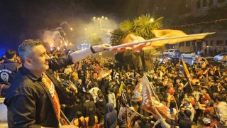 45 günlük Sare bebek, Galatasarayın şampiyonluk kutlamasında