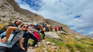 45 sporcu Kemaliyenin zirvesinde buluştu