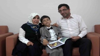 6 yaşındaki otizmli anaokulu öğrencisi hayal dünyasını hikaye kitabına dönüştürdü