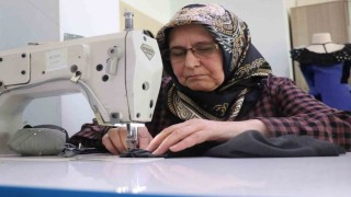 65 yaşındaki Remziye teyzenin sınıfta kalma azmi
