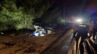 Adanada feci kaza: Karı koca öldü, 4 yaşındaki çocukları yaralandı