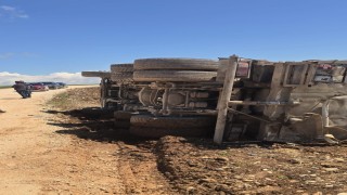 Adıyamanda su tankeri devrildi