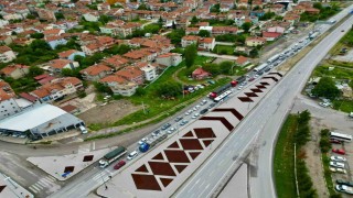 Afyonkarahisardaki karayollarında bayram trafiği yoğunluğu başladı