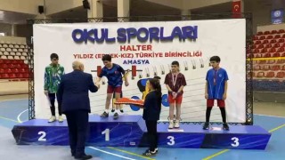Ağrılı öğrenci Osman Oğur, halterde Türkiye şampiyonu oldu