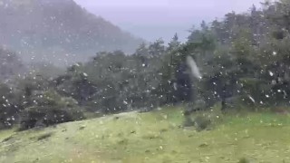 Akdağda Haziran ayına günler kala kar sürprizi
