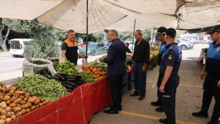 Akdeniz zabıtasından pazarlarda sıkı denetim