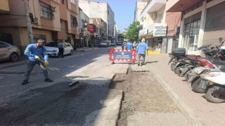 Akdenizde yol ve kaldırımlar yenileniyor
