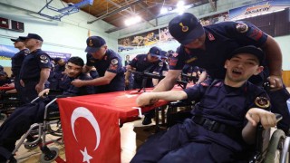 Aksarayda özel gençlerin bir günlük askerlik heyecanı