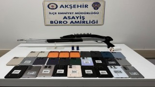 Akşehirde kaçak cep telefonu operasyonu