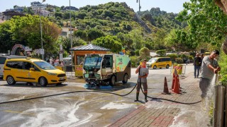 Alanya Sokakları Bayrama Hazırlanıyor