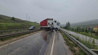 Ankarada tır ile minibüs çarpıştı: 11 yaralı