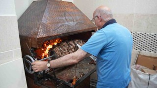 Anneler gününde 100 kilo çağ kebabı ikram ettiler