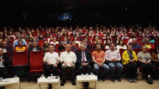 Annemin Müstakbel Kocası Çaycumada seyirciyle buluştu