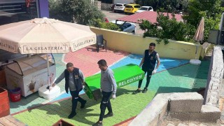 Antalyada hostelde kalan adam ölü bulundu