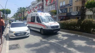 Antalyada yaya geçidinden geçmeye çalışan Alman turistin ayağını otomobil ezdi