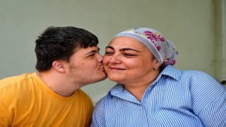 Antalyalı anne ömrünü Down sendromlu oğluna adadı: O sağ olsun bana yeter
