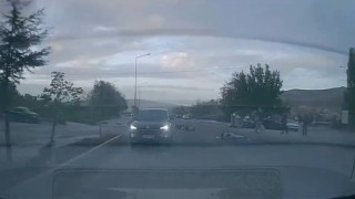 Aracın altında kalmaktan şans eseri kurtuldu