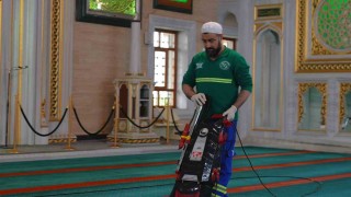 Arnavutköyde camiler bayrama hazır