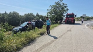 Arsuzda şarampole devrilen otomobilin sürücüsü yaralandı