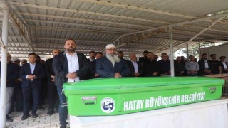 Aşırı yağış sonrası aracıyla şarampole devrilen vatandaş son yolculuğuna uğurlandı