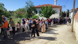 Asırlık ‘Çörek Derme geleneğinde yiyecekler paylaşıldı