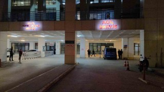Askeri araç duvara çarptı: 2 asker yaralandı