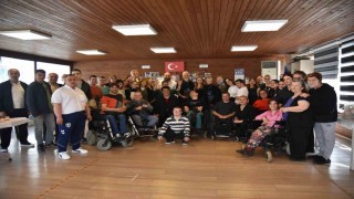 Atakumda özel bireyler seramik atölyesinde buluştu