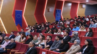 Avrupa fırsatları üniversite öğrencileriyle buluştu