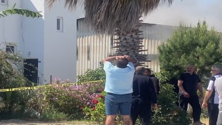 Ayakta durmakta güçlük çekti, deposunun yanışını gözyaşlarıyla izledi