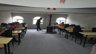 Ayancıkta minik öğrencilere aile ve vefa semineri