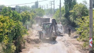 Aydında kırsal mahalle yollarında bakım ve temizlik çalışması