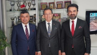 AYOSKta bayrak değişimi