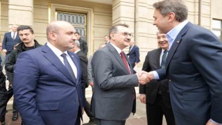 Bakan Bayraktar Eskişehir Valiliğini ziyaret etti