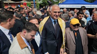 Bakan Ersoy Nazillide festival açılışına katıldı