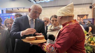 Bakan Ersoy: Turistler artık gastronomi için rota belirliyor