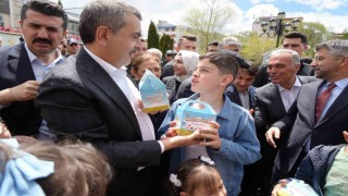 Bakan Tekin: (CHPdeki olaylar) Bu olayın arkasında başka bir şaibe aramaya gerek yok, yeterince şaibe zaten orada var